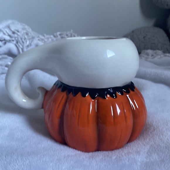 Johanna Parker limited edition Halloween mug - Picture 3 of 7